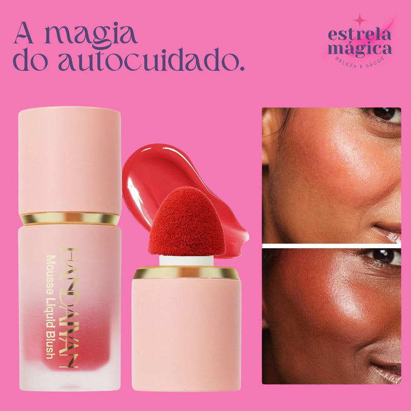 Blush Mousse com Esponja: acabamento iluminado para uma pele glow